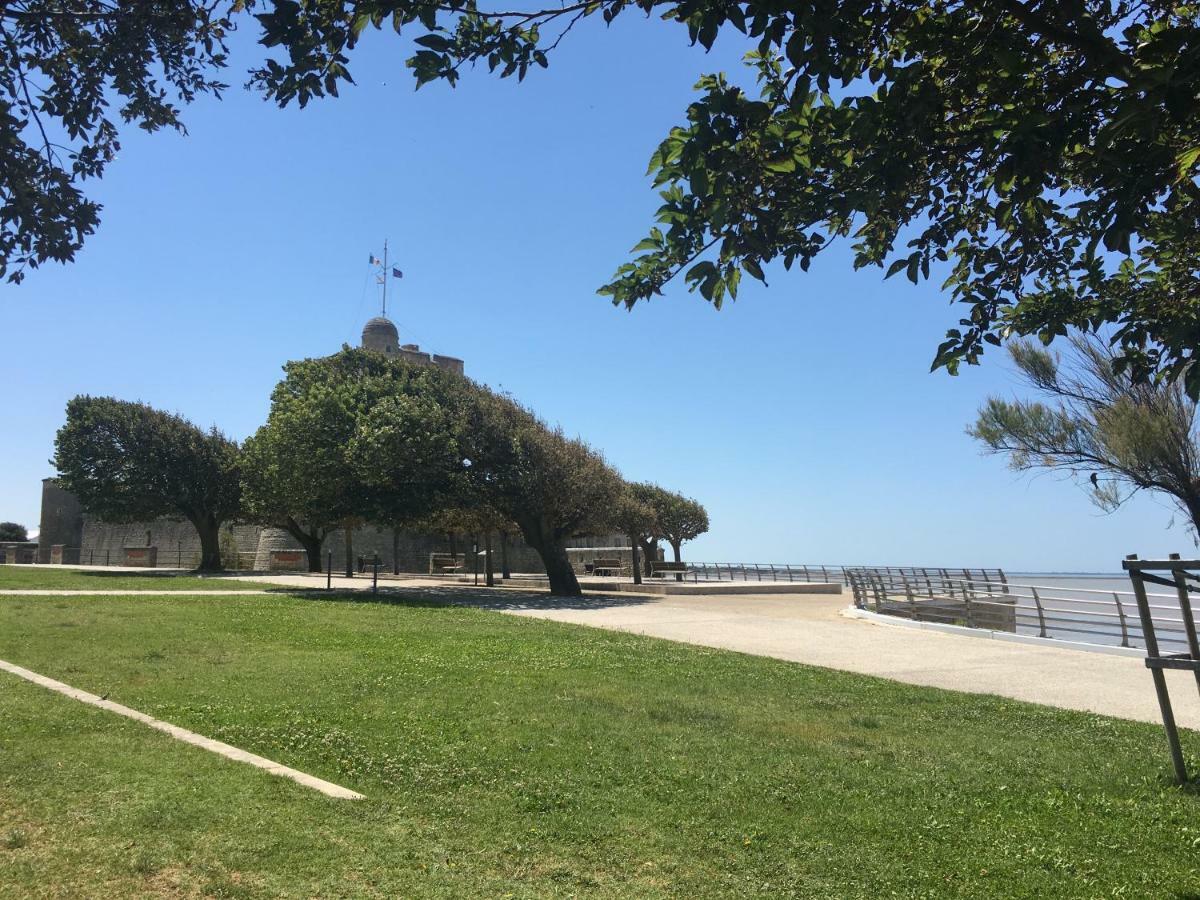 Petit nid à 50m de la plage au coeur de Fouras Esterno foto
